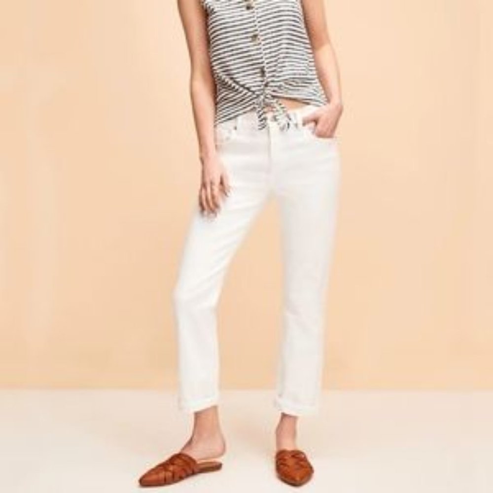 Old Navy White Mid-Rise Boyfriend Jeans  - Size 8 - NWOT